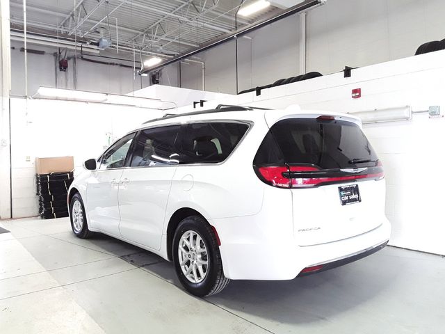 2022 Chrysler Pacifica Touring-L