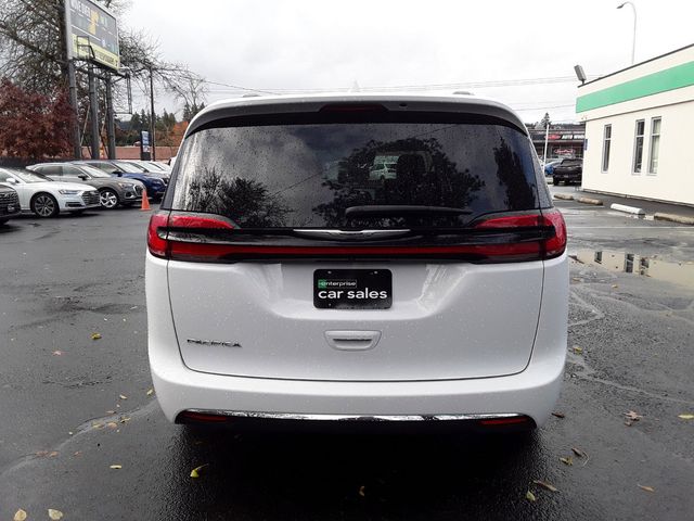 2022 Chrysler Pacifica Touring-L