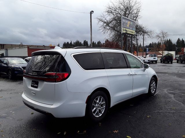 2022 Chrysler Pacifica Touring-L