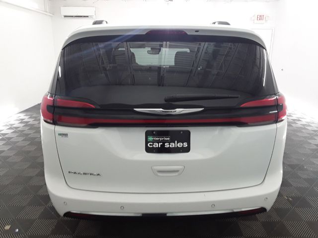 2022 Chrysler Pacifica Touring-L