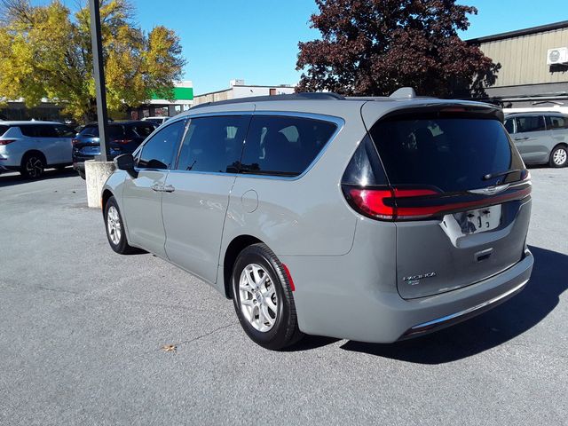 2022 Chrysler Pacifica Touring-L