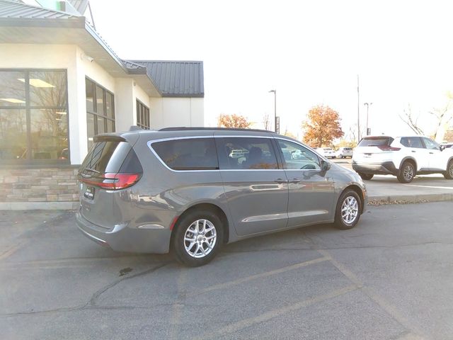 2022 Chrysler Pacifica Touring-L