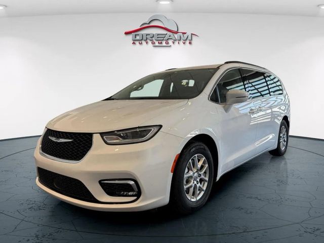 2022 Chrysler Pacifica Touring-L