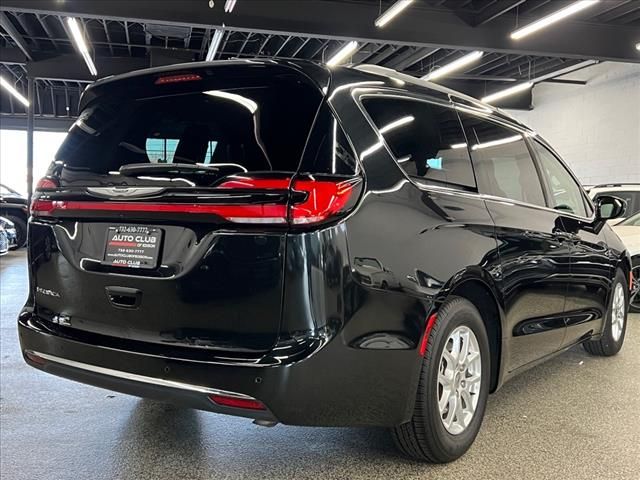 2022 Chrysler Pacifica Touring-L