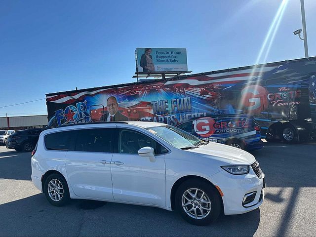 2022 Chrysler Pacifica Touring-L