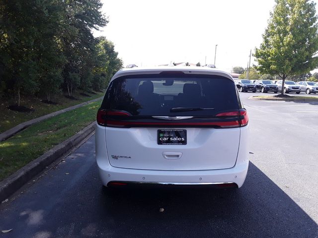 2022 Chrysler Pacifica Touring-L