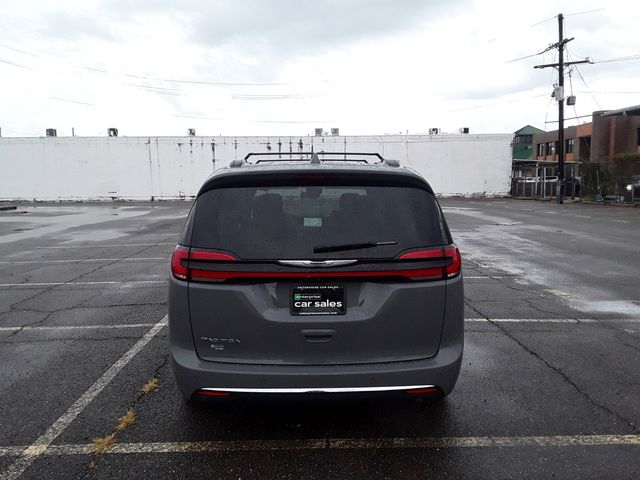 2022 Chrysler Pacifica Touring-L