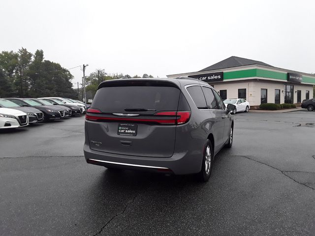 2022 Chrysler Pacifica Touring-L