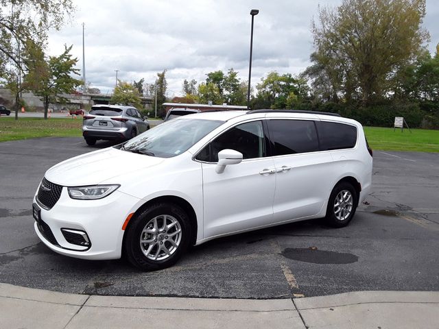 2022 Chrysler Pacifica Touring-L