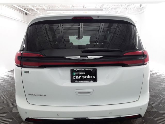 2022 Chrysler Pacifica Touring-L