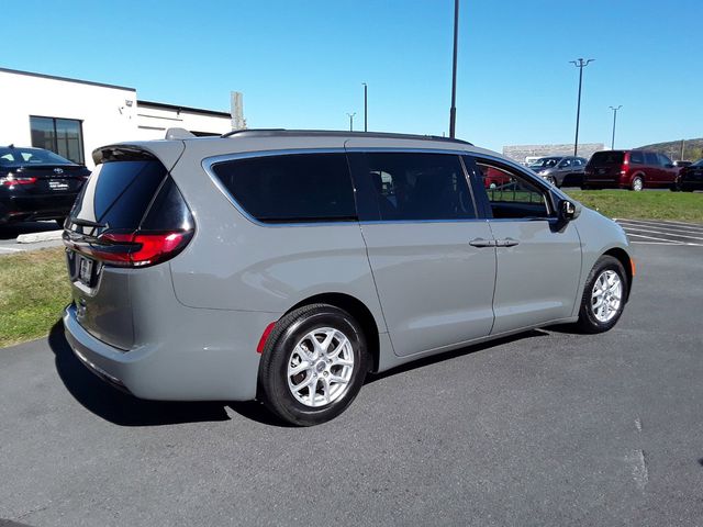 2022 Chrysler Pacifica Touring-L