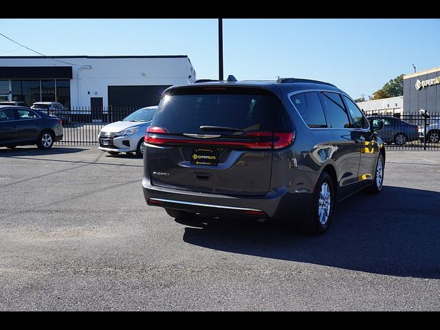 2022 Chrysler Pacifica Touring-L