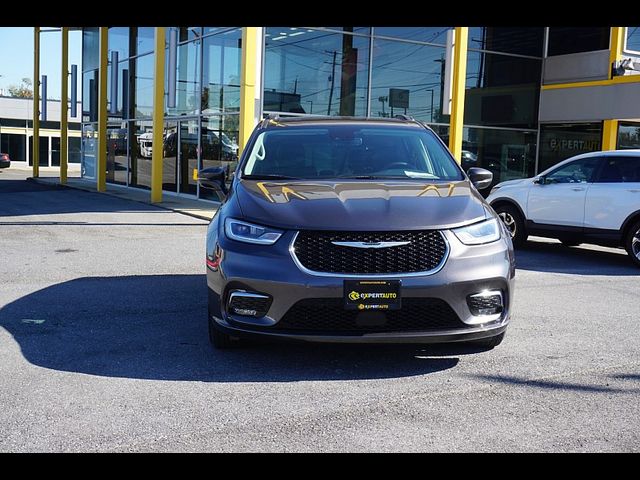 2022 Chrysler Pacifica Touring-L