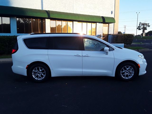 2022 Chrysler Pacifica Touring-L