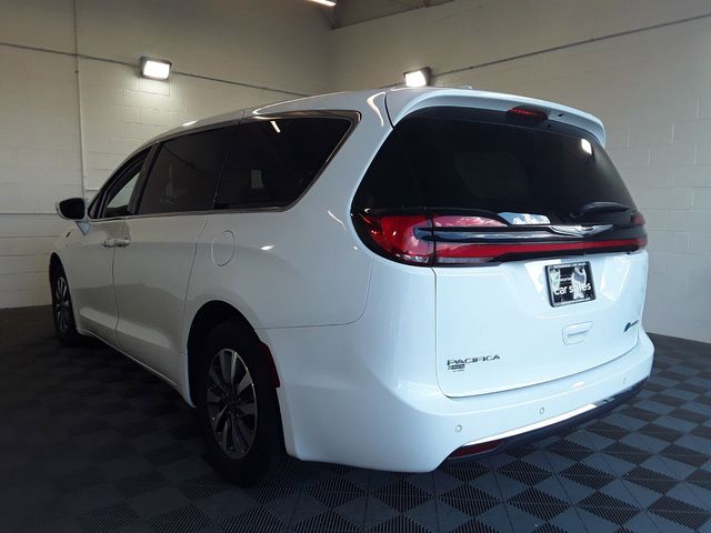 2022 Chrysler Pacifica Hybrid Touring L