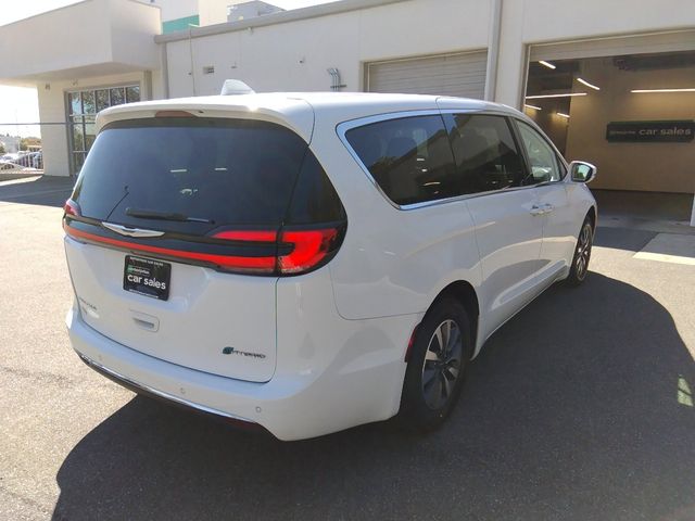 2022 Chrysler Pacifica Hybrid Touring L