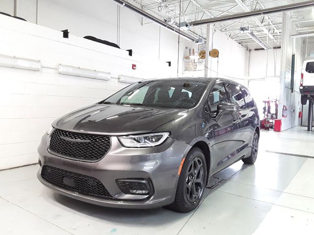 2022 Chrysler Pacifica Hybrid Touring L