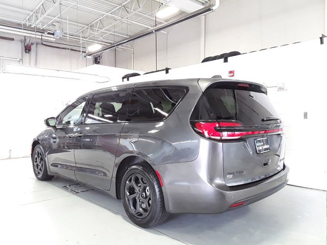 2022 Chrysler Pacifica Hybrid Touring L