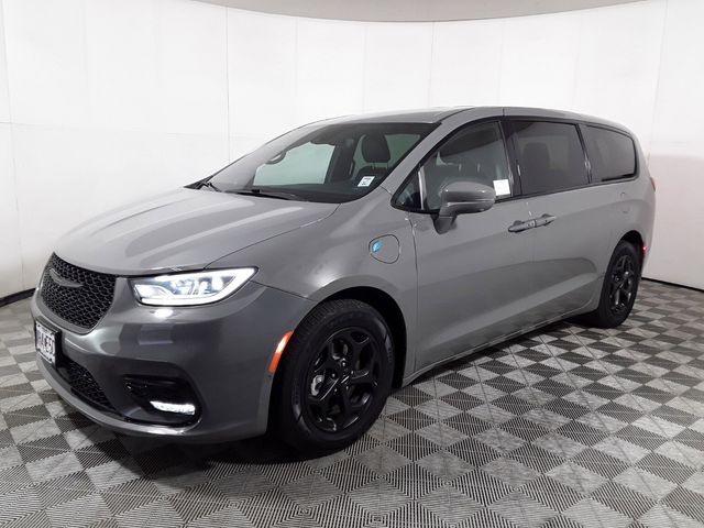 2022 Chrysler Pacifica Hybrid Touring L