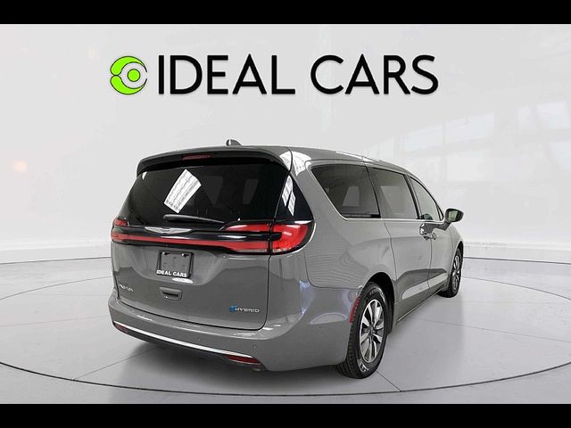 2022 Chrysler Pacifica Hybrid Touring L