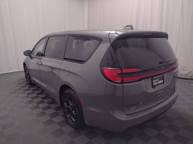 2022 Chrysler Pacifica Hybrid Touring L