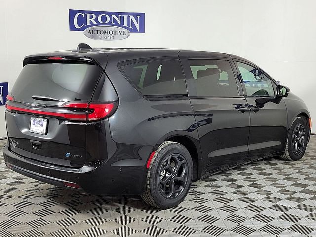 2022 Chrysler Pacifica Hybrid Touring L