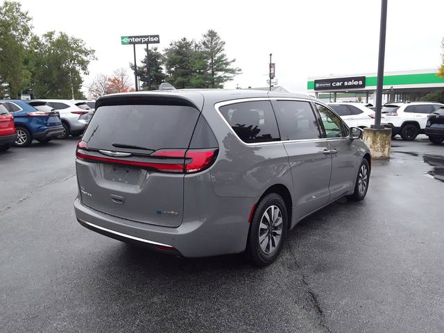 2022 Chrysler Pacifica Hybrid Touring L