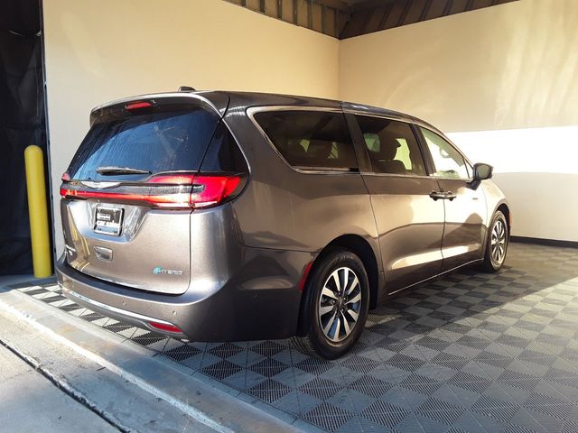 2022 Chrysler Pacifica Hybrid Touring L