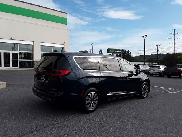 2022 Chrysler Pacifica Hybrid Limited