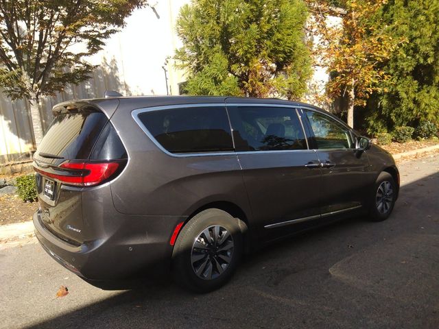 2022 Chrysler Pacifica Hybrid Limited