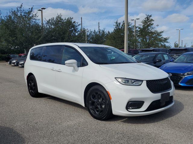 2022 Chrysler Pacifica Hybrid Limited