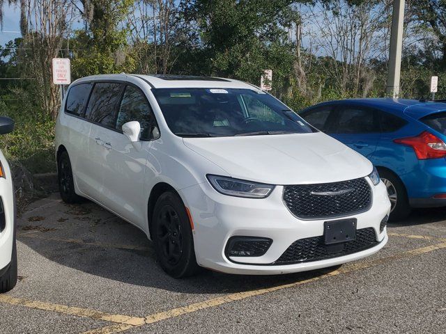 2022 Chrysler Pacifica Hybrid Limited