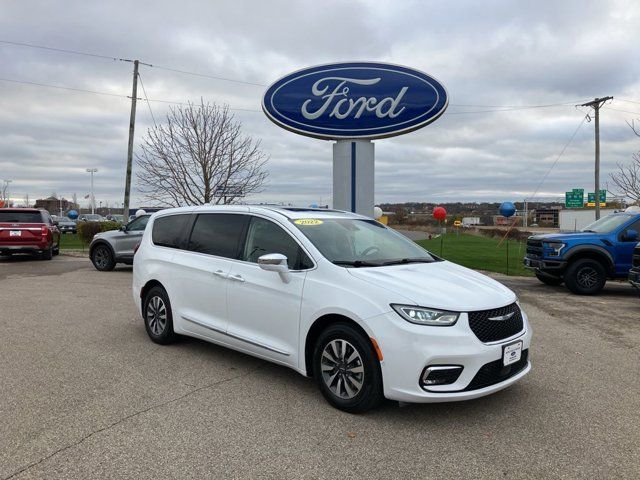 2022 Chrysler Pacifica Hybrid Limited