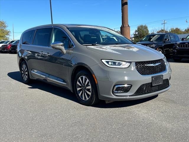 2022 Chrysler Pacifica Hybrid Limited