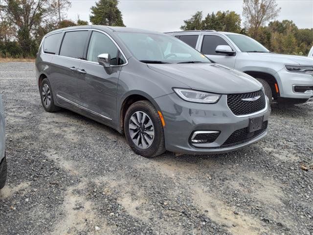 2022 Chrysler Pacifica Hybrid Limited