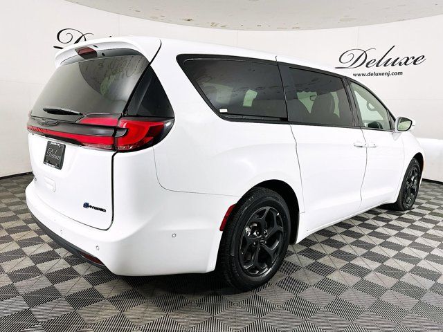 2022 Chrysler Pacifica Hybrid Limited