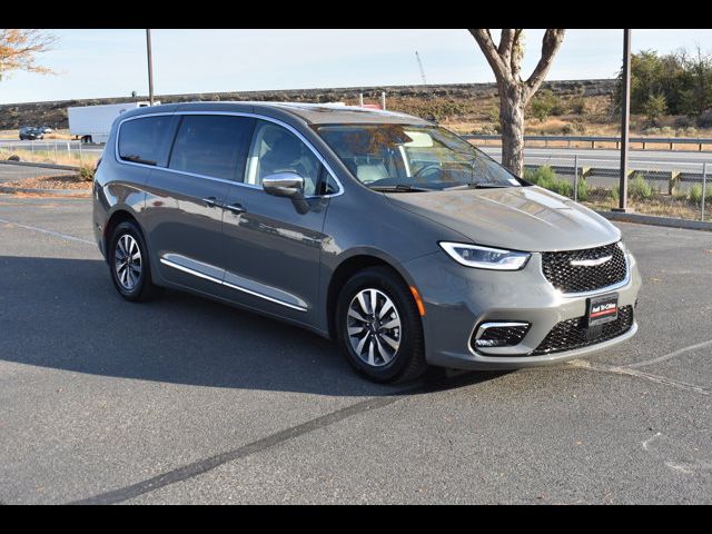 2022 Chrysler Pacifica Hybrid Limited