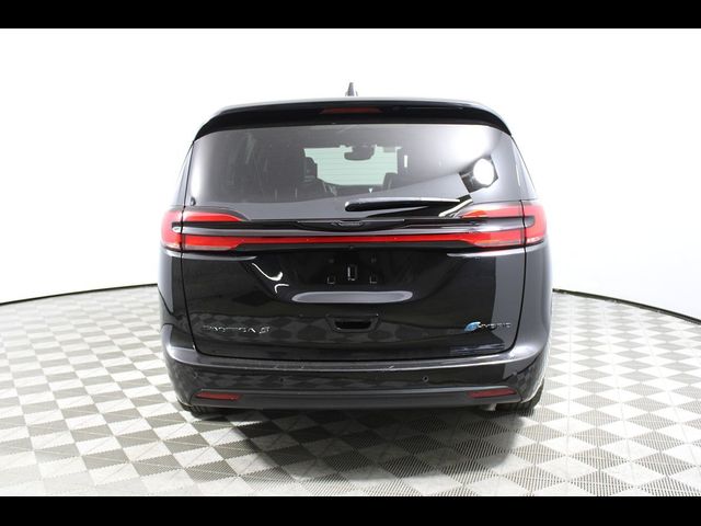 2022 Chrysler Pacifica Hybrid Limited