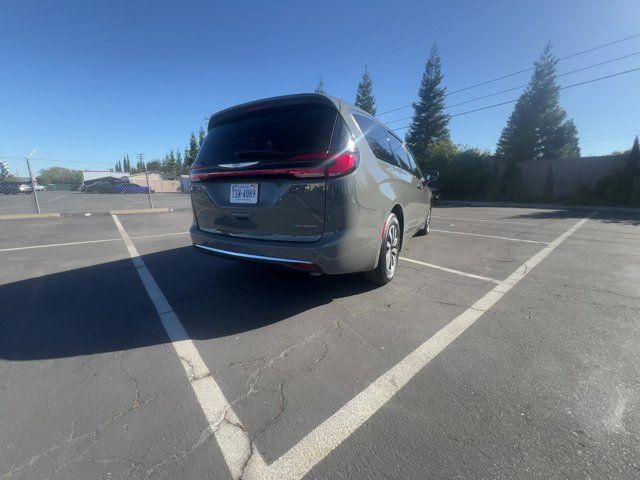 2022 Chrysler Pacifica Hybrid Limited