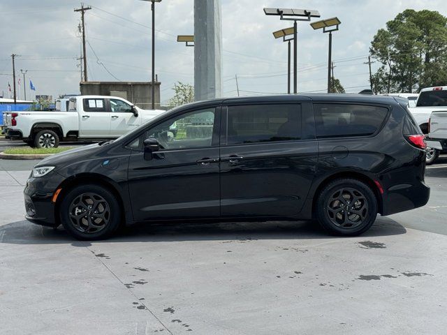 2022 Chrysler Pacifica Hybrid Limited