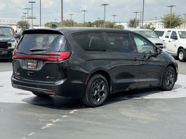 2022 Chrysler Pacifica Hybrid Limited