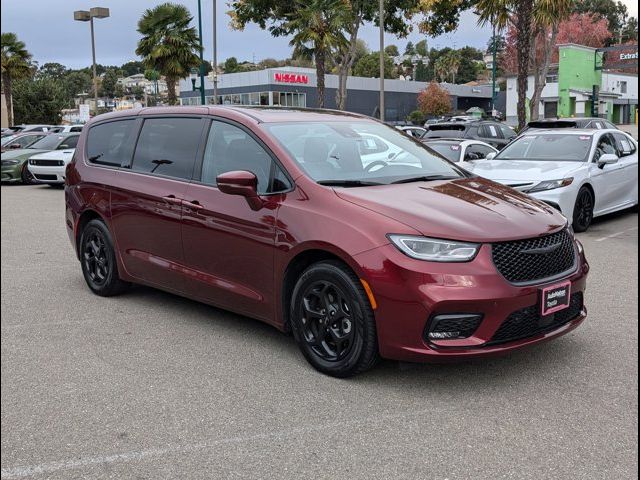 2022 Chrysler Pacifica Hybrid Limited