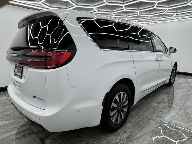 2022 Chrysler Pacifica Hybrid Limited