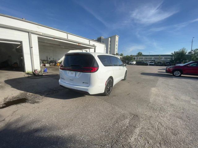 2022 Chrysler Pacifica Hybrid Limited