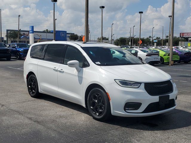 2022 Chrysler Pacifica Hybrid Limited