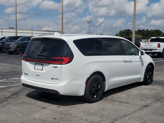 2022 Chrysler Pacifica Hybrid Limited