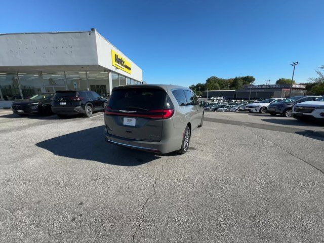 2022 Chrysler Pacifica Hybrid Limited