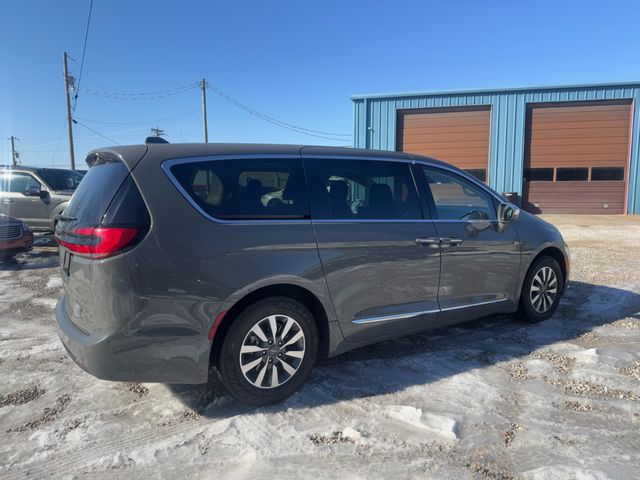 2022 Chrysler Pacifica Hybrid Limited