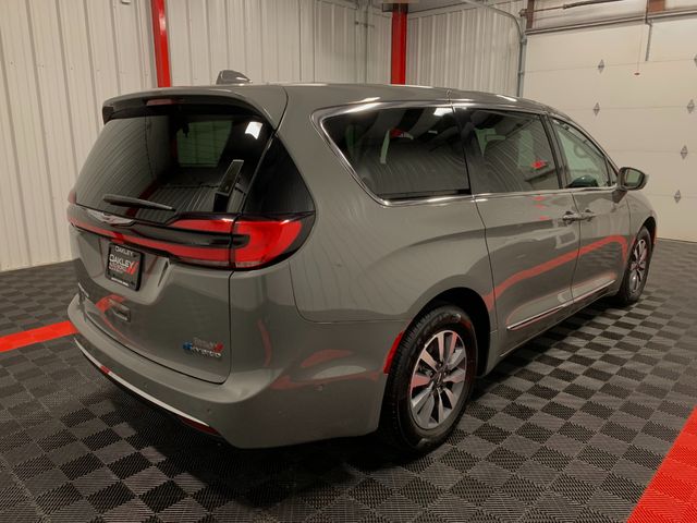 2022 Chrysler Pacifica Hybrid Limited