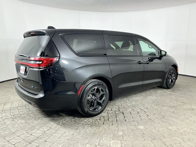 2022 Chrysler Pacifica Hybrid Limited